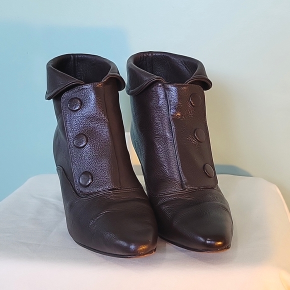 Boston Accent Fine Leather Witch Boots - Picture 3 of 13